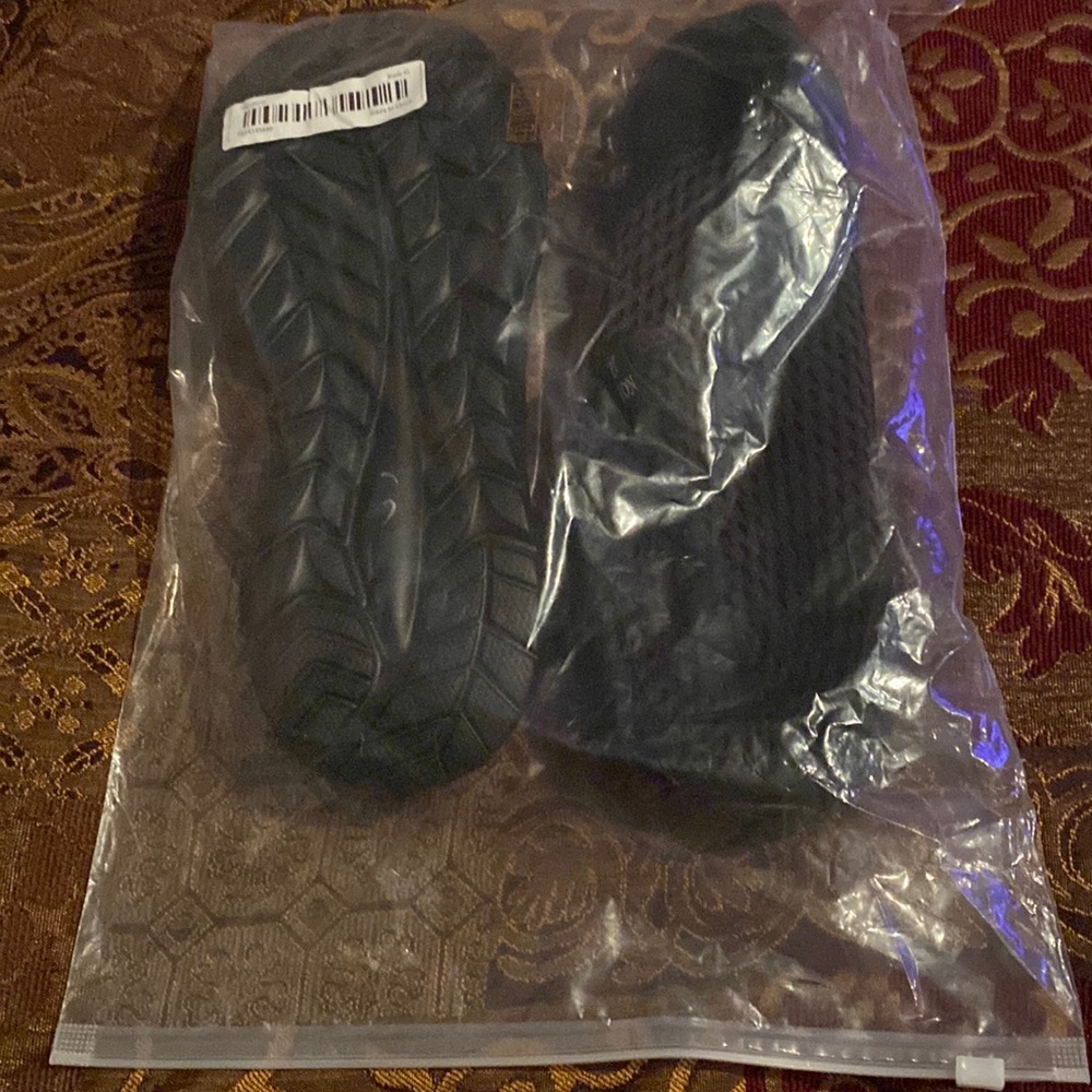 Shoes - Picture 5 of 5